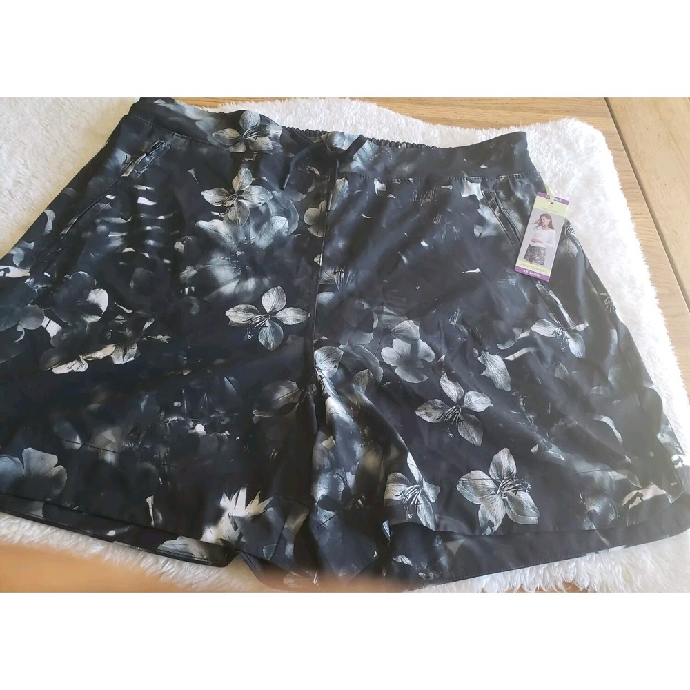 NWT TANGERINE WOMEN'S XXL PULL ON 2 ZIPPERED POCKET BLACK FLORAL SHORTS STRETCH